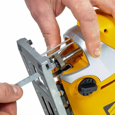 Wolf 750w Pendulum Jigsaw With Laser 3 Wolf 750w Pendulum Jigsaw With Laser - Image 3